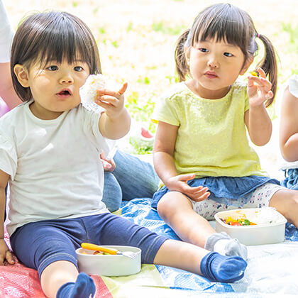 月に1回、園のバスで遠足に出かけます